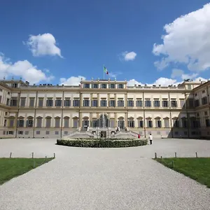 Centro-milano-como,suite Vicino Stazione , Monza Italia